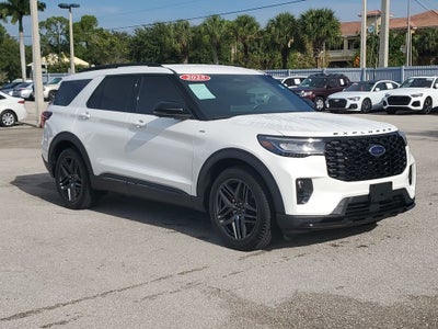 2025 Ford Explorer ST-Line