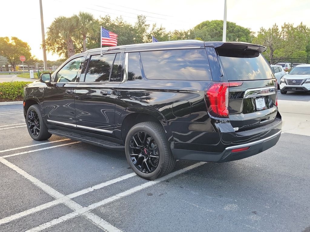 2023 GMC Yukon XL SLT