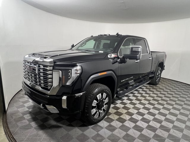 2024 GMC Sierra 2500HD 4WD Crew Cab 159"" Denali