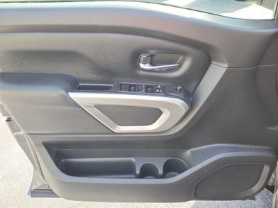 2022 Nissan Titan SV
