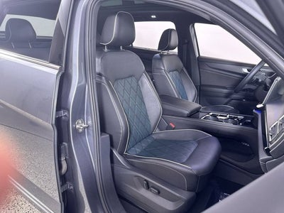 2024 Volkswagen Atlas Cross Sport 2.0T SEL Premium R-Line