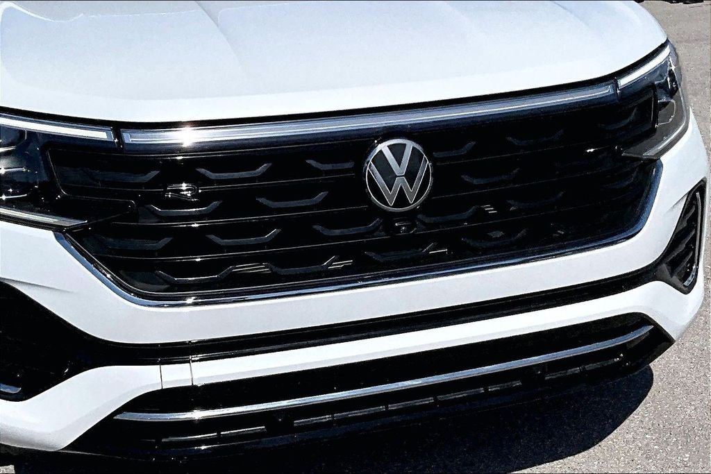 2024 Volkswagen Atlas Cross Sport 2.0T SEL Premium R-Line