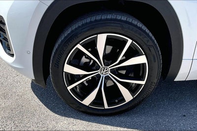 2024 Volkswagen Atlas Cross Sport 2.0T SEL Premium R-Line