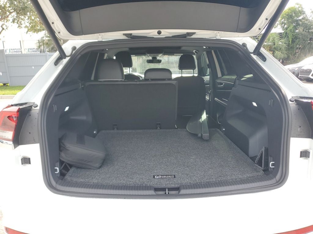 2024 Volkswagen Atlas Cross Sport 2.0T SEL Premium R-Line