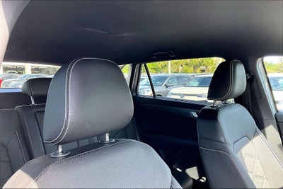 2025 Volkswagen Atlas Cross Sport 2.0T SE w/Technology