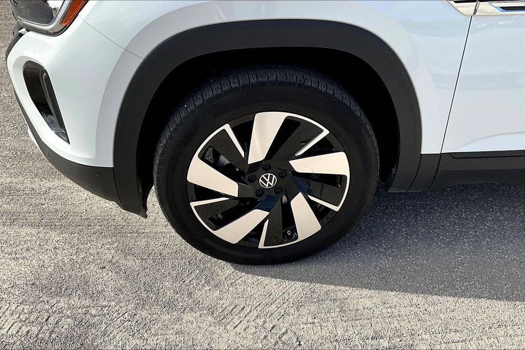 2025 Volkswagen Atlas Cross Sport 2.0T SE w/Technology