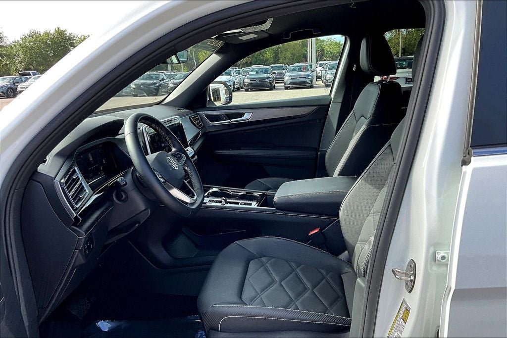 2025 Volkswagen Atlas Cross Sport 2.0T SE w/Technology