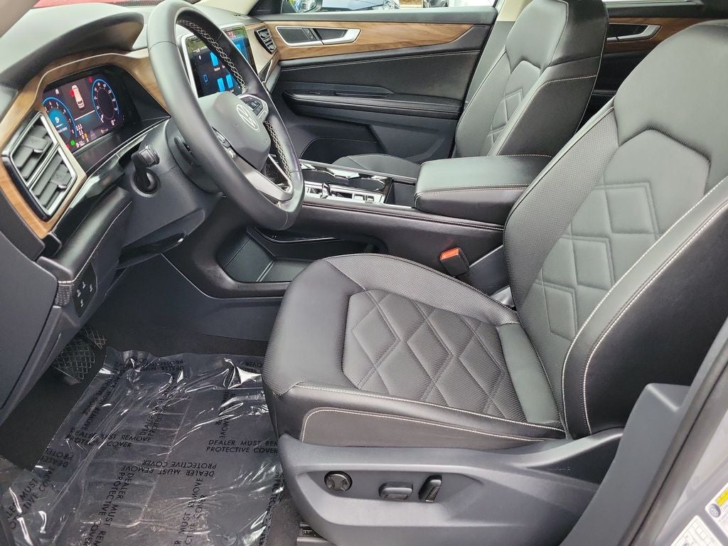 2025 Volkswagen Atlas 2.0T SE w/Technology