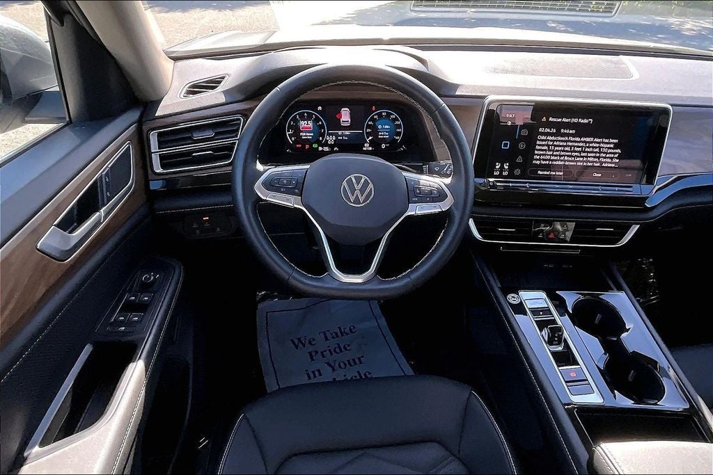 2025 Volkswagen Atlas 2.0T SE w/Technology