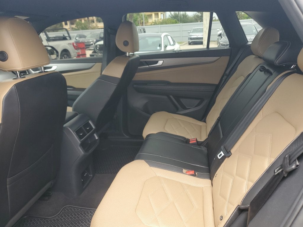 2024 Volkswagen Atlas Cross Sport 2.0T SE w/Technology
