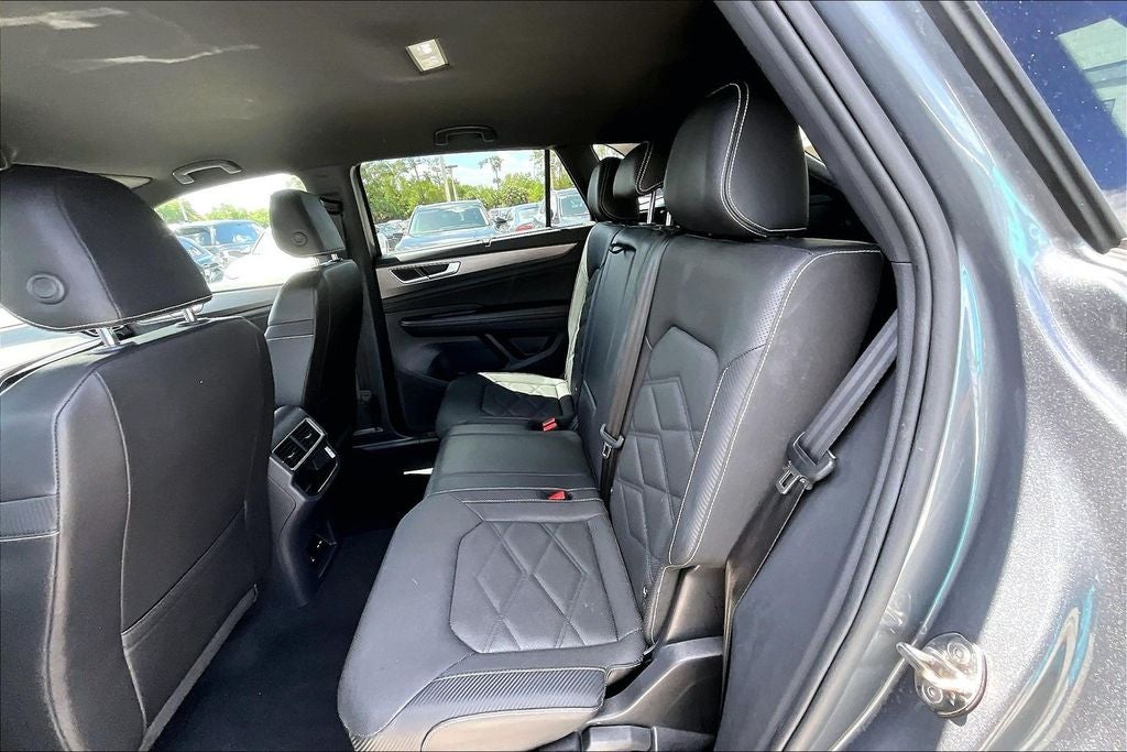 2025 Volkswagen Atlas Cross Sport 2.0T SE w/Technology
