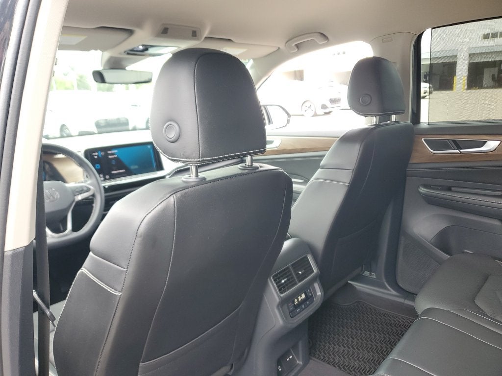 2024 Volkswagen Atlas 2.0T SE w/Technology