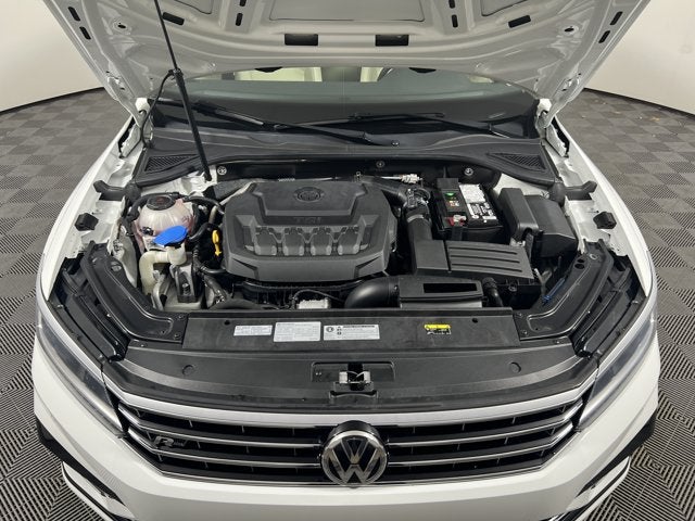 2019 Volkswagen Passat 2.0T SE R-Line