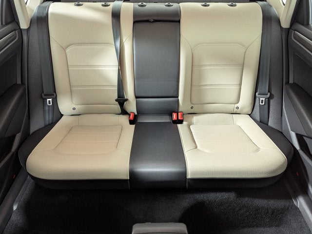 2020 Volkswagen Passat 2.0T R-Line Auto