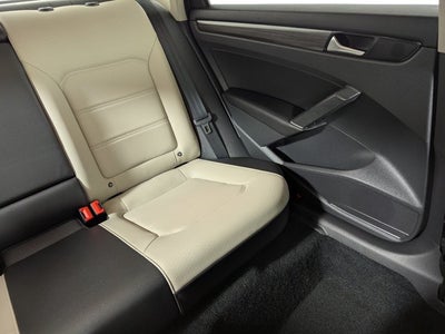 2020 Volkswagen Passat 2.0T R-Line Auto