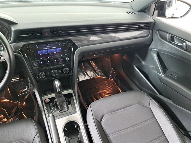 2022 Volkswagen Passat 2.0T R-Line