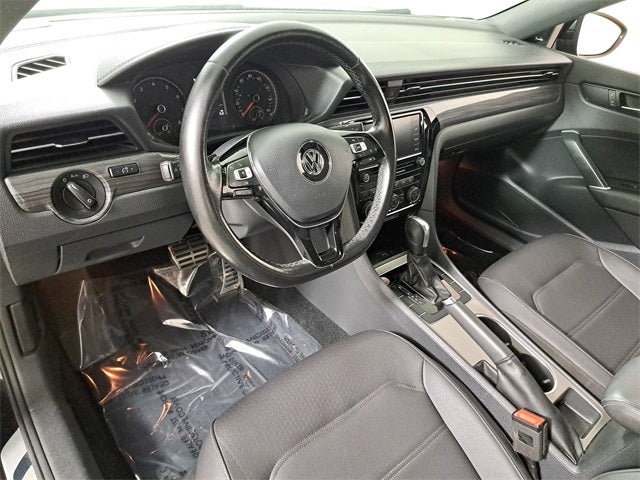 2022 Volkswagen Passat 2.0T R-Line