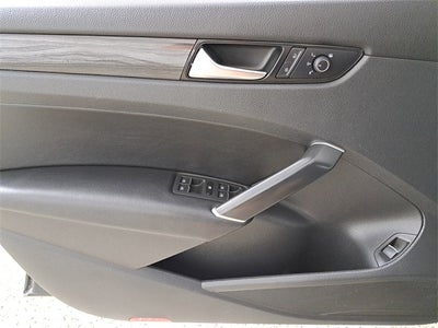 2022 Volkswagen Passat 2.0T R-Line