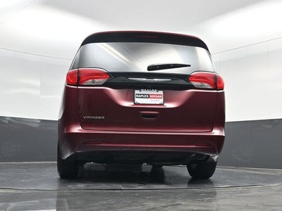 2023 Chrysler Voyager LX