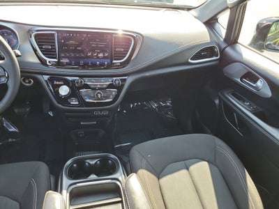 2024 Chrysler Pacifica Touring