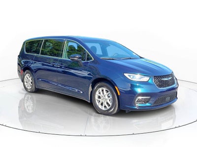 2024 Chrysler Pacifica Touring