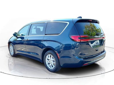 2024 Chrysler Pacifica Touring