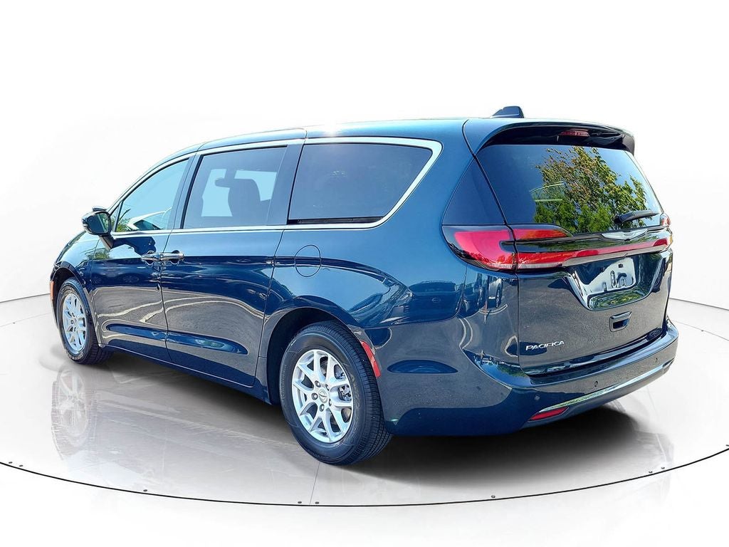2024 Chrysler Pacifica Touring
