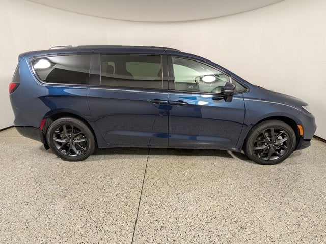 2022 Chrysler Pacifica Touring L AWD