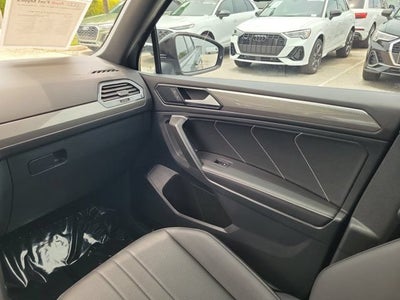 2024 Volkswagen Tiguan 2.0T SE R-Line Black