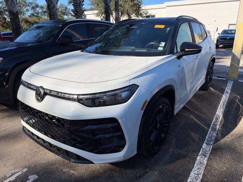2026 Volkswagen Tiguan SE R-Line Black