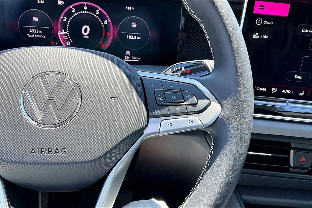 2026 Volkswagen Tiguan 2.0T SE