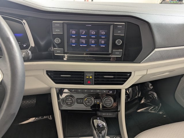 2024 Volkswagen Jetta SE Auto