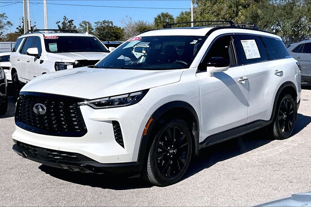2025 INFINITI QX60 LUXE