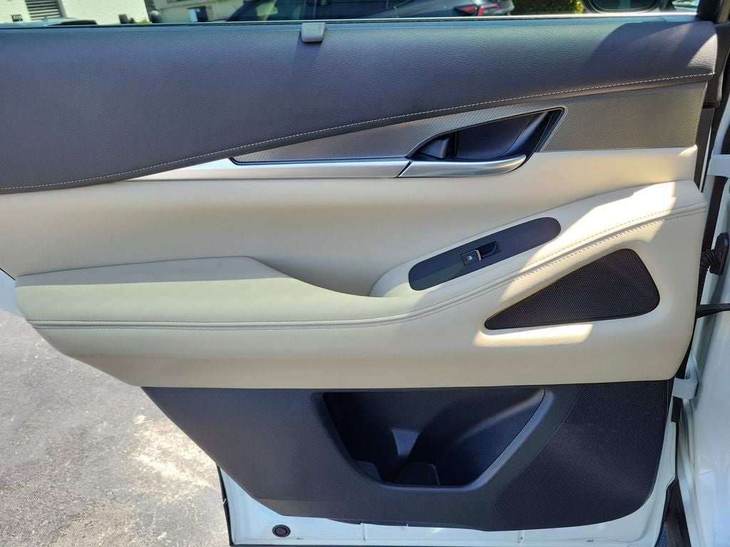 2024 INFINITI QX60 LUXE