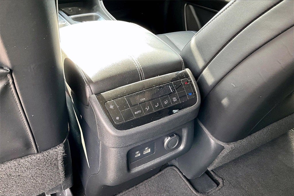 2024 INFINITI QX60 LUXE