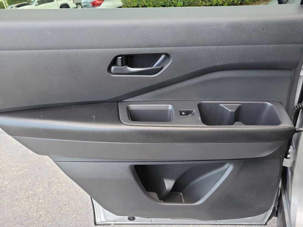 2024 Nissan Pathfinder S