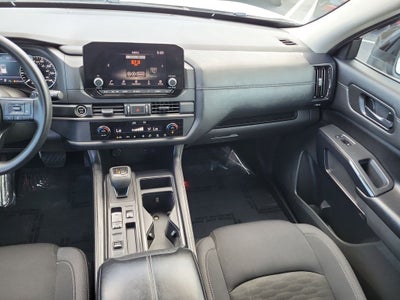 2024 Nissan Pathfinder S