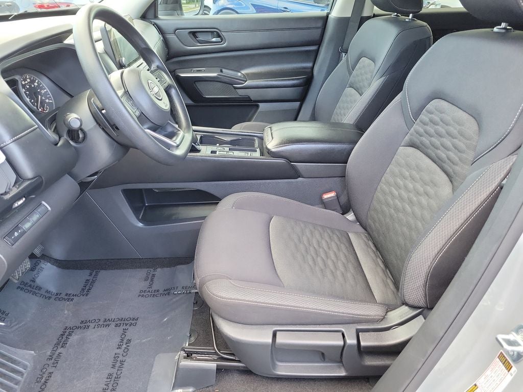 2024 Nissan Pathfinder S