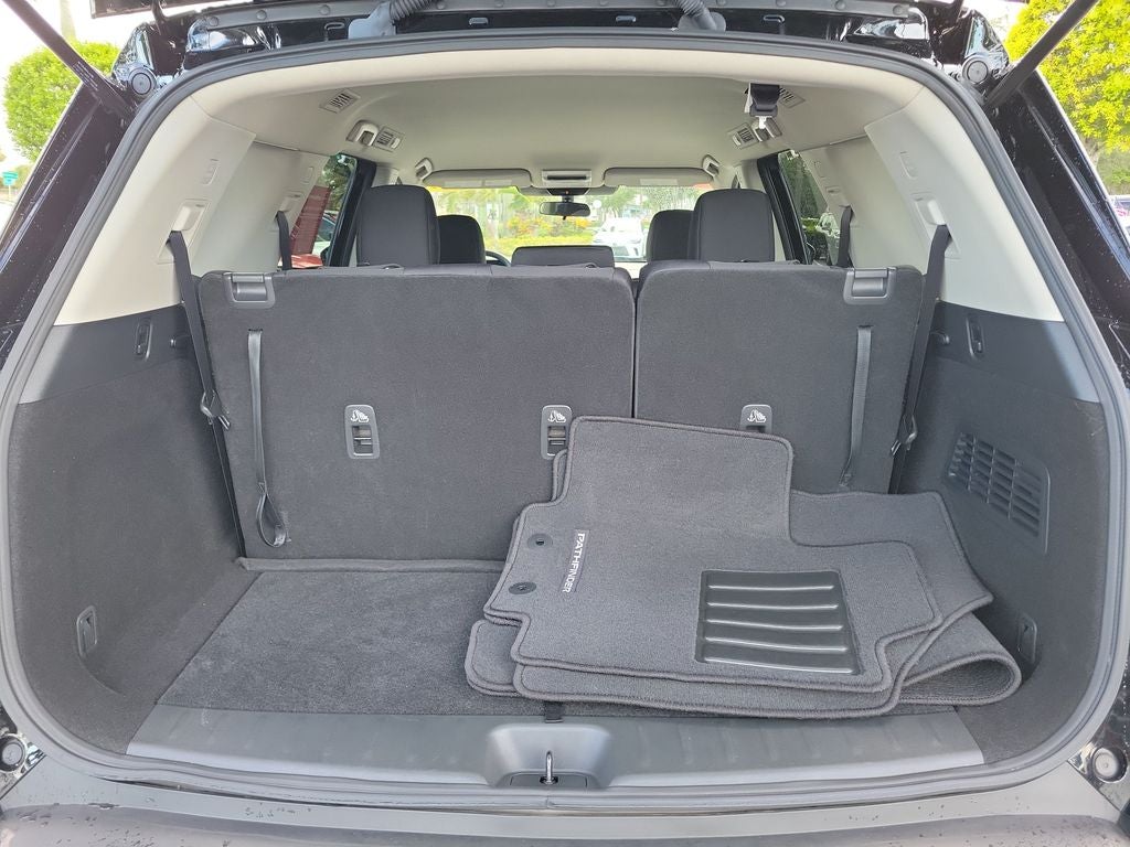 2024 Nissan Pathfinder S