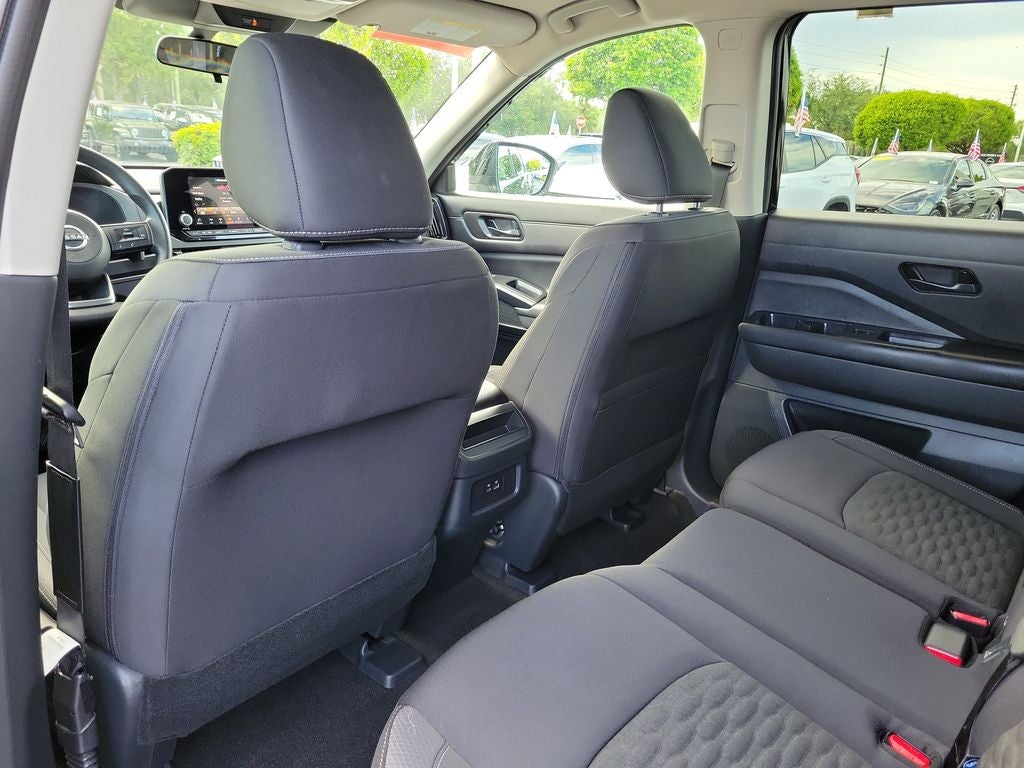2024 Nissan Pathfinder S