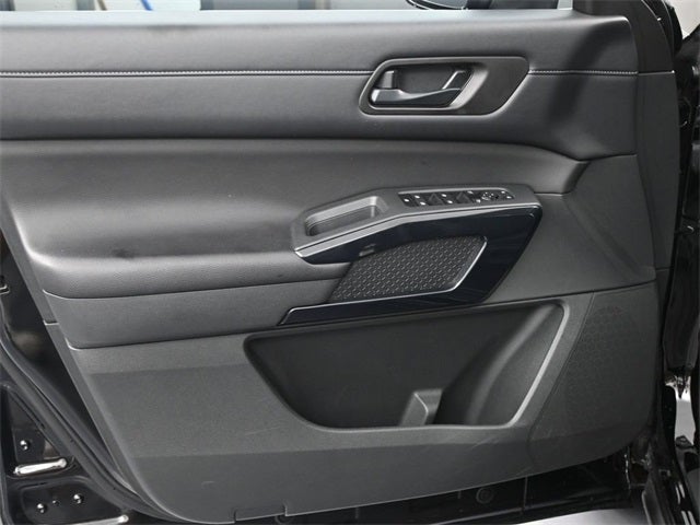 2024 Nissan Pathfinder S