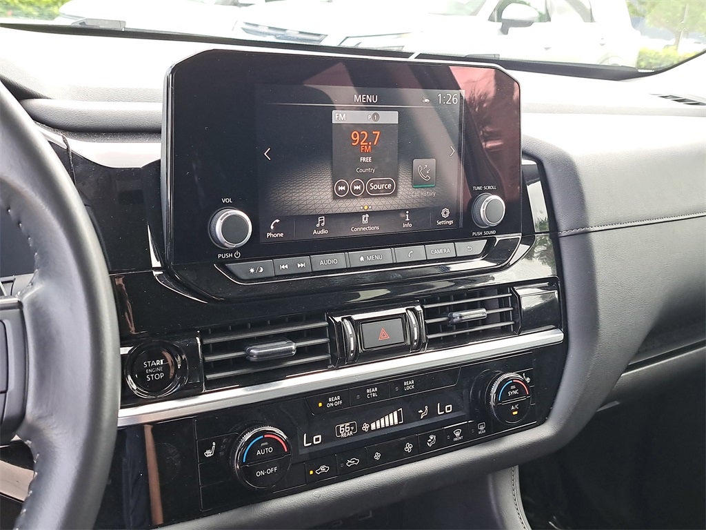 2025 Nissan Pathfinder SV