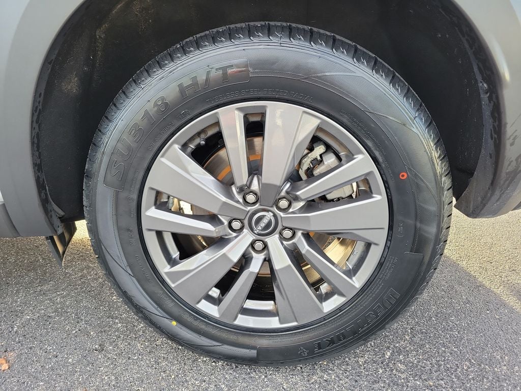 2024 Nissan Pathfinder SV