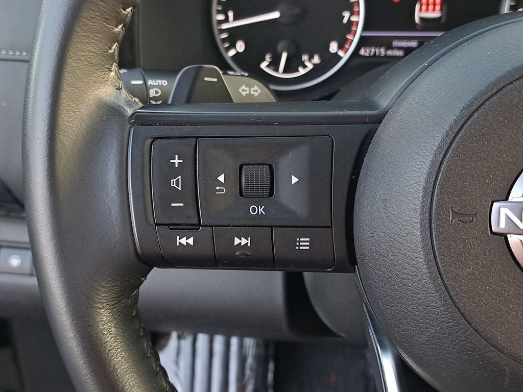 2024 Nissan Pathfinder SV