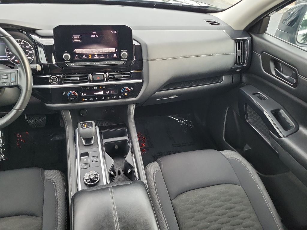 2024 Nissan Pathfinder SV