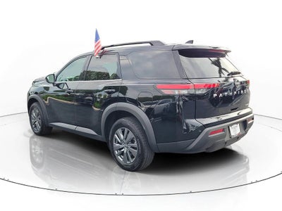 2024 Nissan Pathfinder SV