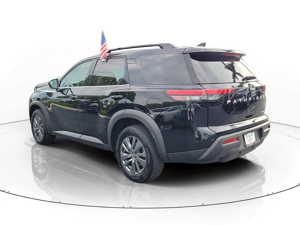 2024 Nissan Pathfinder SV