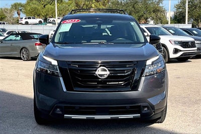 2023 Nissan Pathfinder SL