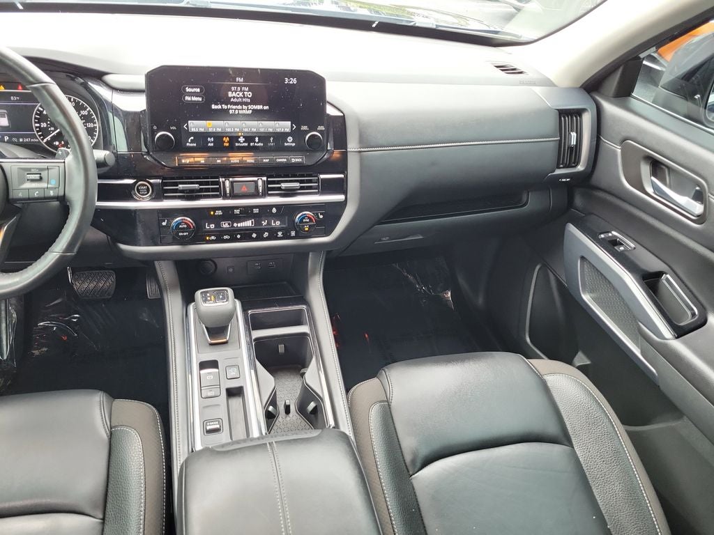 2024 Nissan Pathfinder SL