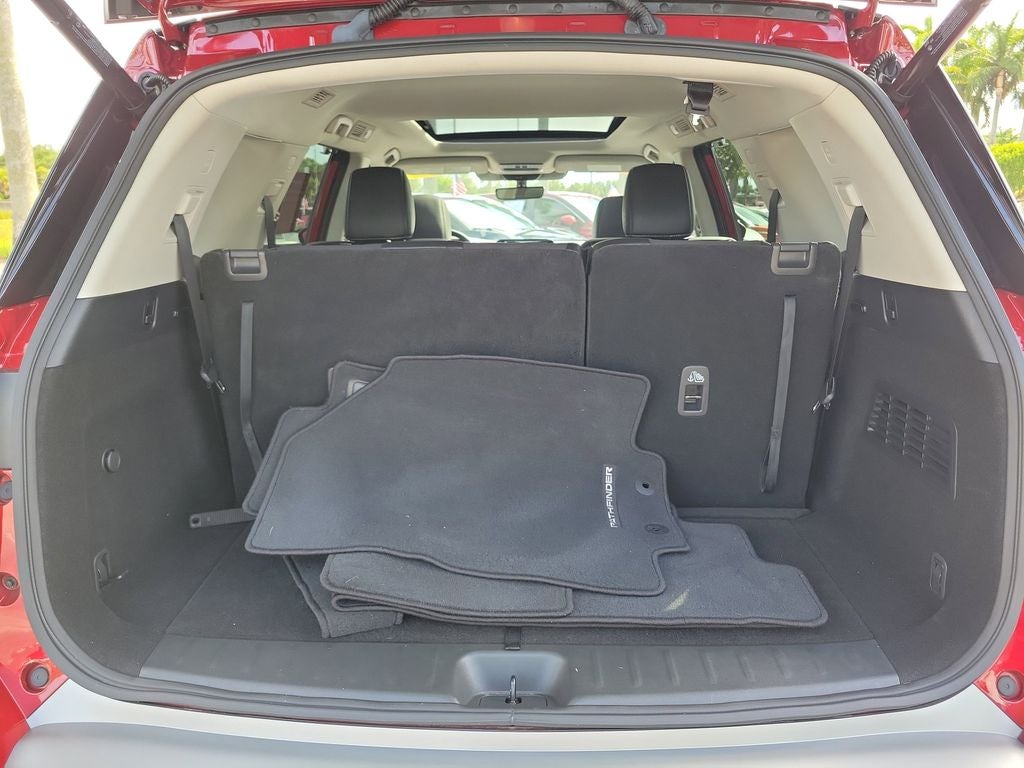 2023 Nissan Pathfinder SL